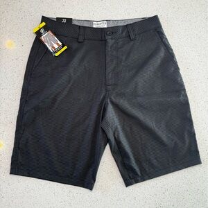 Hangten men’s shorts. Size 32. NWT